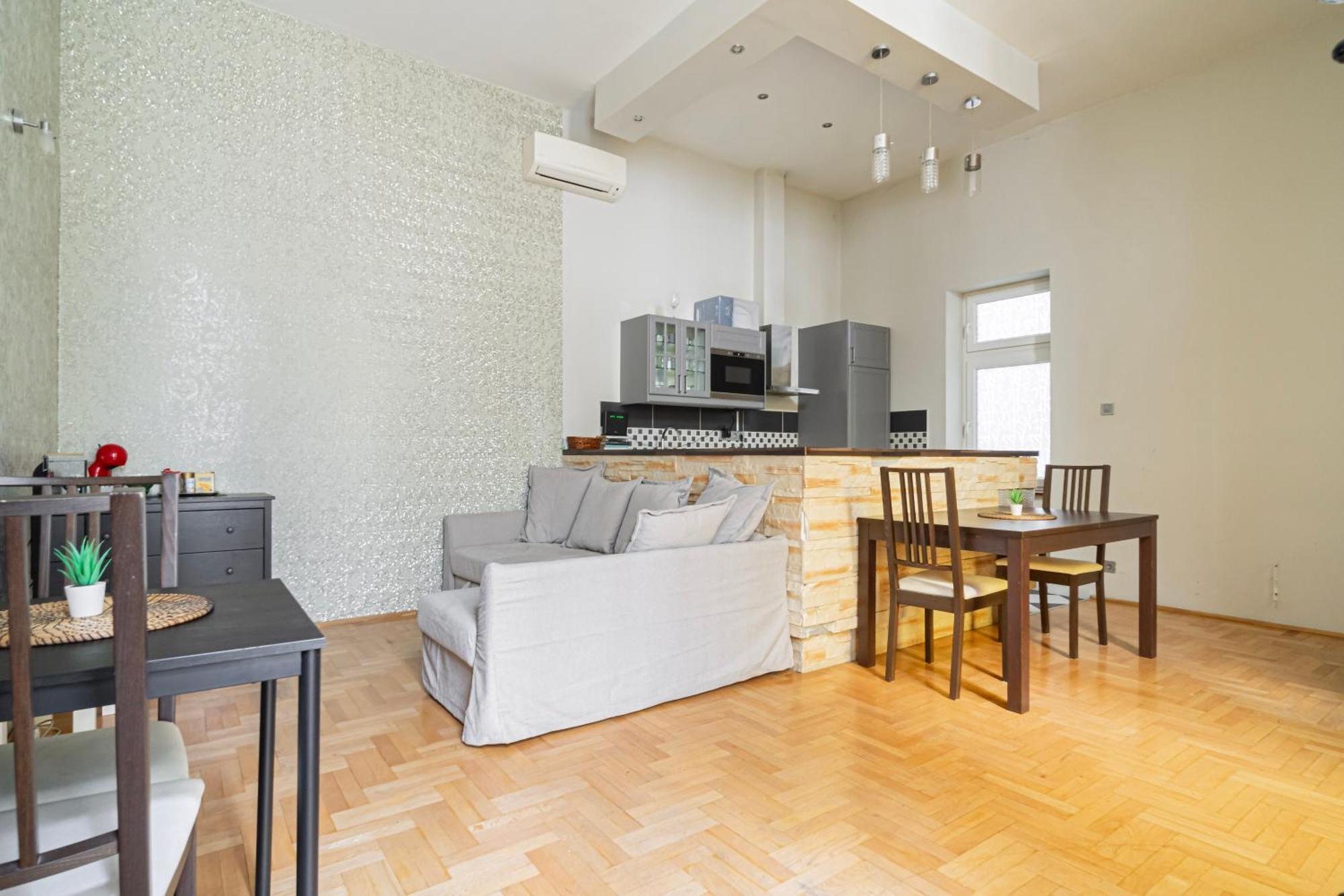 Andrassy Chic Apartment — Fotók 3